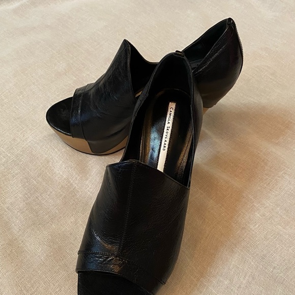 Heels - Picture 2 of 5